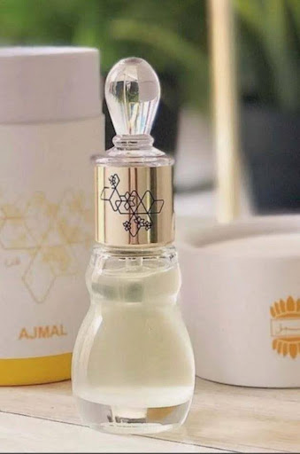 العطر الشرقي- لغة الحضور وذاكرة المكان